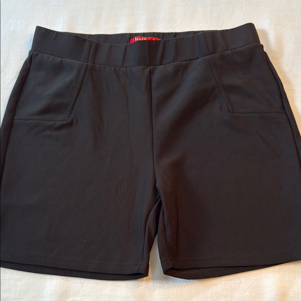 Women's Maize brand stretchy shorts size L